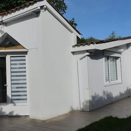 Holiday home Maison L'escaletaussat Les Bains *